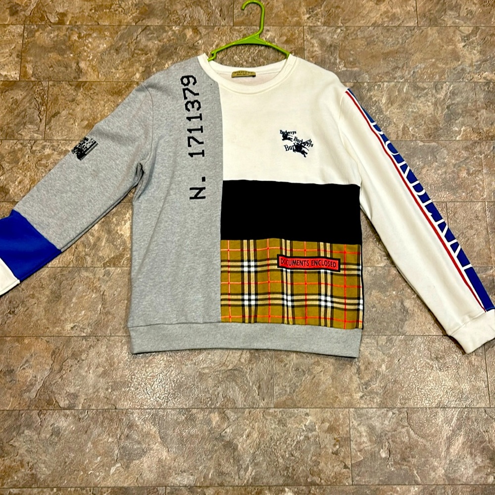 Burberry sweater
